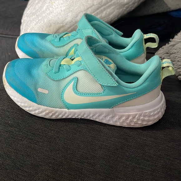 Girls Nikes EUC 13C - Picture 7 of 8